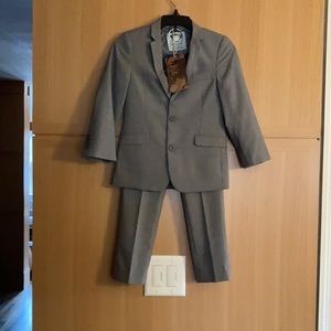 Appaman Fine Tailoring suit (Boys sz 6, gray)